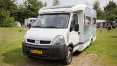 Sunny Boy – 4 P Knaus Sun TI camper, large bed, 2 x air conditioning - Nijmegen region