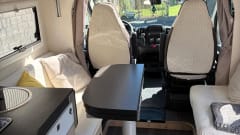 Luxuriöser 4-Personen-Camper Challenger 328 VIP (Modelljahr 2021) – Komplettes und komfortables Off-Grid-Camping