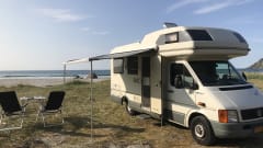 Fresh VW camper around! (4 person alcove)