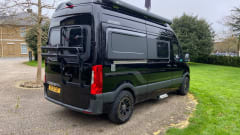 Batvan – Grote luxe Hymer-camper met 5 slaapplaatsen uit 2021