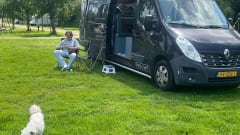 Freedom on wheels – Camberbus off the grid Renault Master 2016