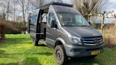 The Beast expeditie camper – 3p Mercedes-Benz bus from 2023