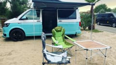 Dub Di – Adventure in Style – Two-Tone T6 VW Campervan, 2018 (Sleeps 4)