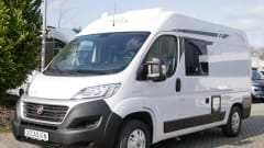 Carado 5.40 meter Buscamper, 2 sleeping - 4 seats.