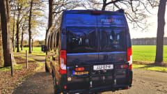 Freedom and enjoyment with our compact Malibu Buscamper (160 HP automatic)