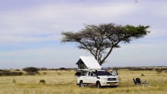 Theresa – Adventurous 4x4 camper with tent