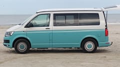 Oceaan blauw – 4 person Volkswagen T6 bus from 2015