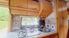 Casa – Leuke alkoof camper voor 4 personen om avonturen te beleven!