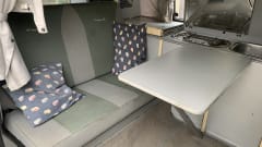 4p Volkswagen T4 camper