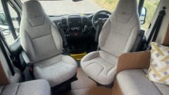 carrie the camper  – modern 6 berth camper 4 belts start your adventure now 