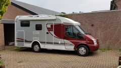 Compact Dethleffs 2-person camper