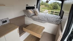 Ford bus met 2 slaapplaatsen uit 2017