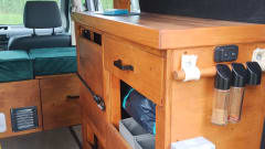 Mia – 2p Ford campervan from 2008