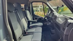 Cool, cozy 3p Renault Master campervan from 2017