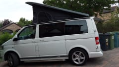 Transporter-Saurus-Rex – Transporter-Saurus-Rex... a 4 berth Volkswagen campervan from 2010