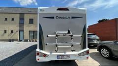 Beautiful recent 2p Chausson 640 semi-integrated from 2021