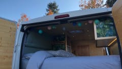 Surf Camper – Off Grid Camperbus Fiat Ducato L2H2 (for hot and cold days)