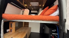 LaBrum – « Camping-car de luxe acceptant les chiens | Douche, toilettes et auvent |