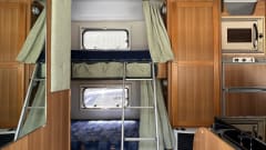 5 person comfort on wheels bunk bed, air conditioning and solar panel 
