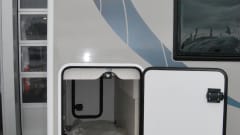 Het pareltje  – Brand new 5p Chausson Ford 170 automatic