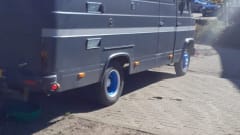 2p Mercedes-Benz bus uit 1974