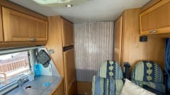 Camper verhuur Deurne – Complete hymer camper with inventory for rent 4p air conditioning