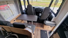 C17 – Luxe Sunlight I67S Automaat 2x Airco 4P