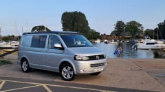 Campie – Volkswagen 'Poptop'  T5 Transporter Camper-van 