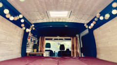 Blackie – 2p Ford bus from 2017