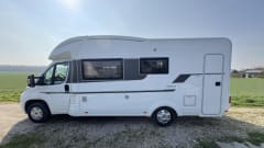 Ruimtewonder – Spacious 4p Adria Mobil semi-integrated from 2020