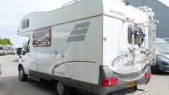 Hymer Alcove Sleeps 5, Seats 5!!