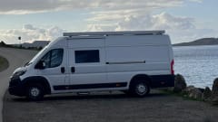 Zoe – Luxury 5 Birth Camper