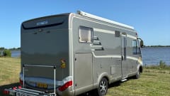 Hymer-Wohnmobil für 4 Personen, integriert ab 2015