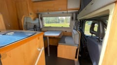 Young Fiat 6 sleeping berths, air conditioning, fixed beds, bicycle carrier, solar panel
