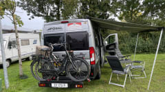 Zilver – Beautiful bus camper (Silver) with practical and complete layout