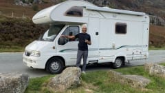 Avonturen met Bessie - een comfortabele, goed uitgeruste camper met 4 slaapplaatsen