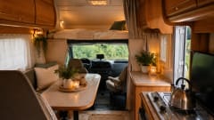 Ford Ultimate Family Camper – Airconditioning, zonnepanelen en 6 slaapplaatsen!