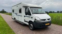2p Weinsberg semi-integrated uit 2009