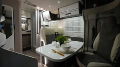 McLouis 2025 Avantgarde Queensbed