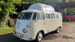 Snowy – 2 berth Volkswagen campervan from 1957