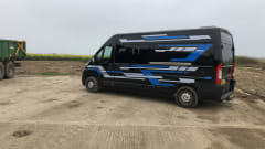 Charlie – Citroën-Bus mit 3 Schlafplätzen aus dem Jahr 2018