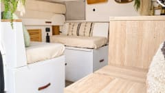 Loesje – Camping-car 2 personnes unique pour l'aventure et le luxe !