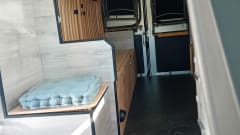 De vrijbuiter – 2p Peugeot camper van L 3/H2 from 2012