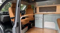 woody – Luxury 4 berth Automatic Volkswagen campervan brand new 2025 conversion 