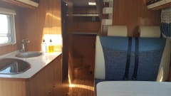 Zeer LUXE 6 pers. Camper met Airco en XL Garage BJ 2013