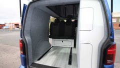 Eyore – Volkswagen campervan met 2 slaapplaatsen, vanaf bouwjaar 2022.