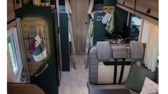 Familie camper – 6p Ford alcove uit 2026