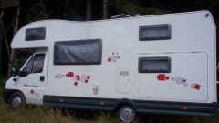 Super plenty of indoor space. Pleasant light inside. Completely self-sufficient.