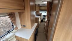 Jeffy – Jeffy – Low-Mileage, Fully Stocked Motorhome, Sleeps 6 Including Insurance!