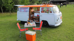 Stanley – LOVE LIFE IN THE SLOW LANE WITH STANLEY